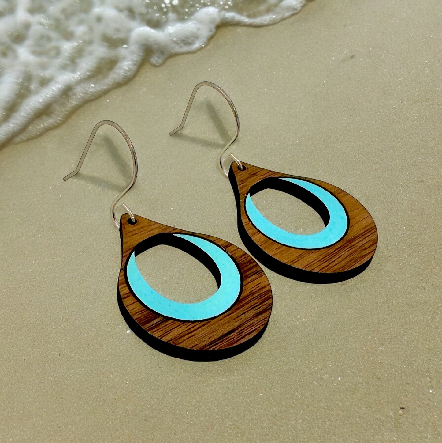 Teardrop dangle earrings